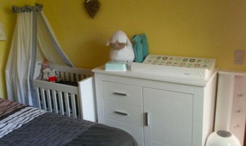 Sterk Bopita ledikant, commode en kapstok met plank, Ophalen, Gebruikt, Jongetje of Meisje