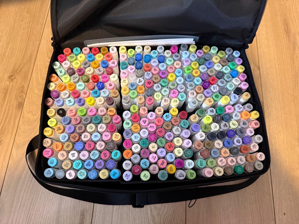 ohuhu markers 320 plus kleurboekjes, Hobby en Vrije tijd, Ophalen, Nieuw, Potlood of Stift