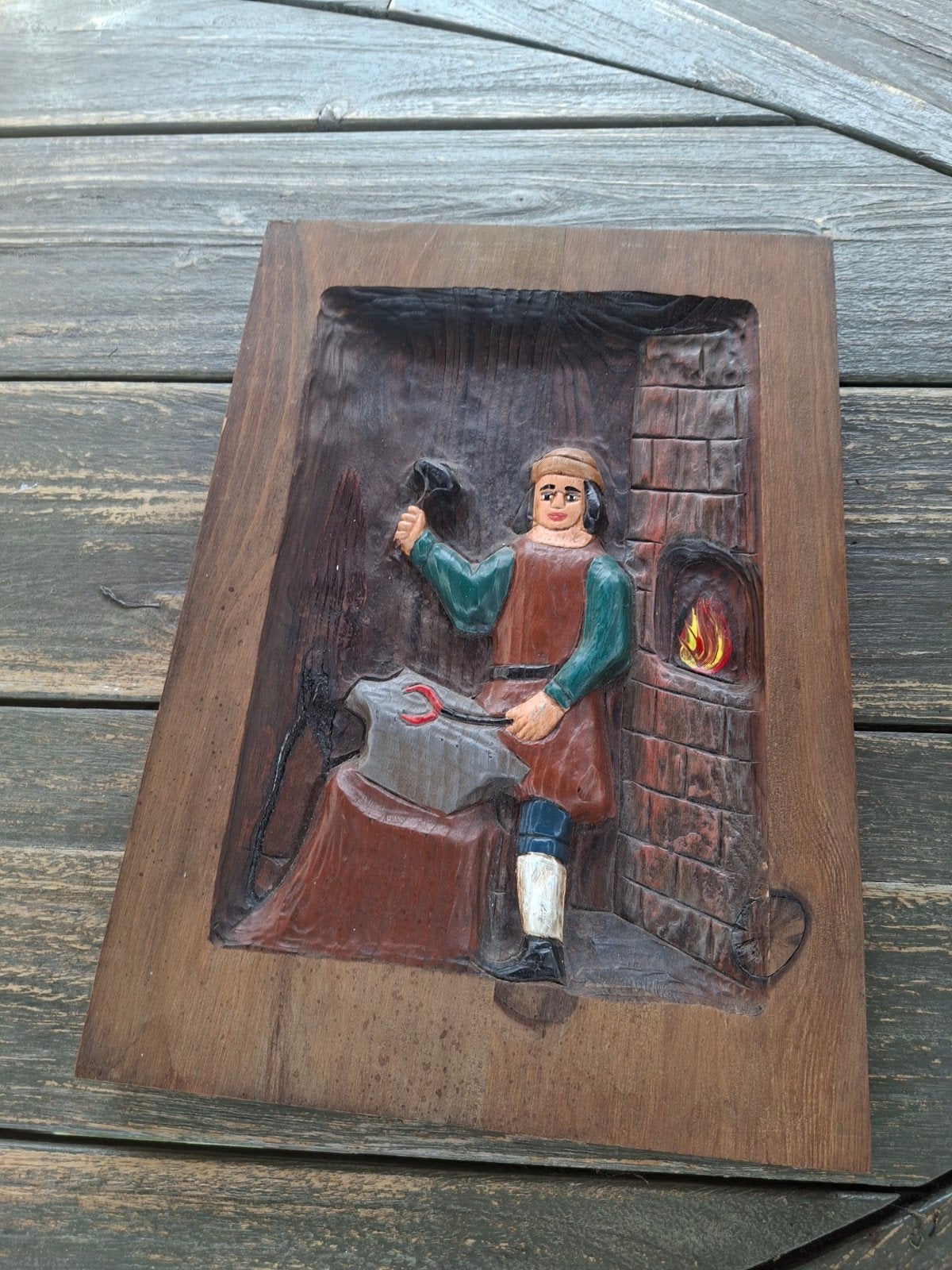 Ambachtelijk handgesneden volkskunst: De Smid, Houtsnijwerk, Ophalen of Verzenden, 20 - 50 cm, Hout