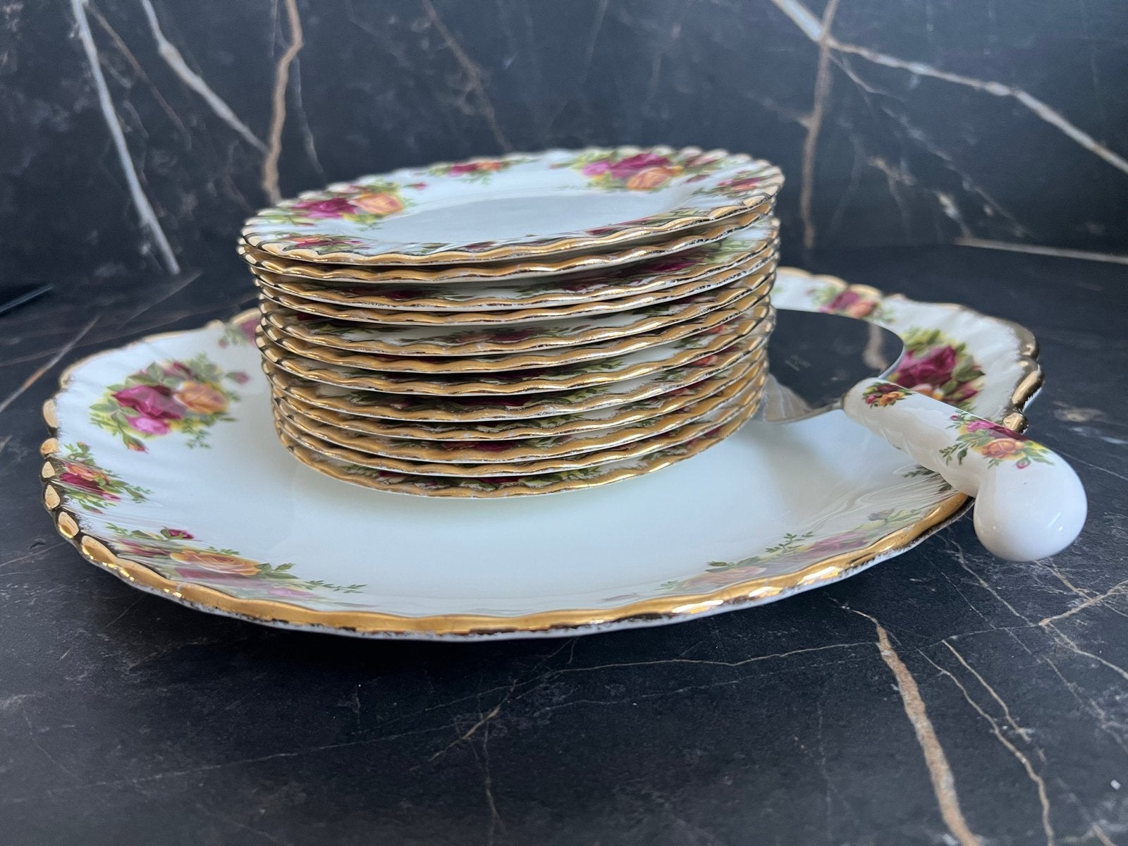 Royal Albert Old Country Roses Gebakssetje, Gebruikt, Klassiek, Ophalen of Verzenden, Bord(en)
