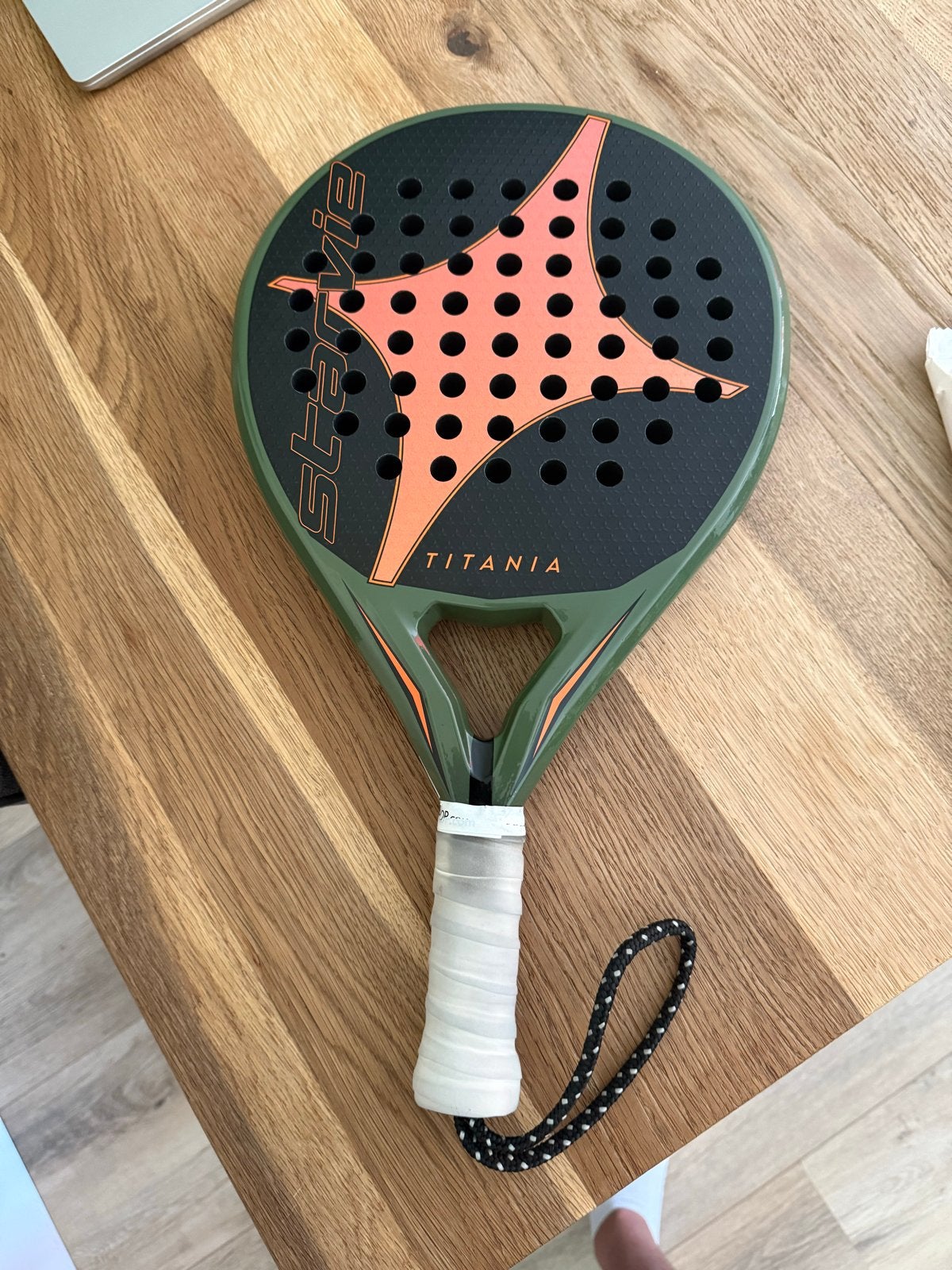 Starvie Titania (2025) Padelracket - Zo goed als nieuw, Ophalen, Zo goed als nieuw, Padelracket