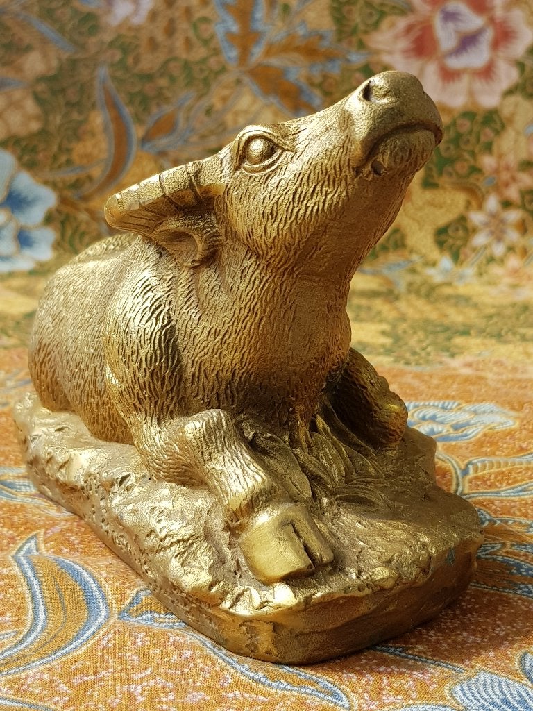 Mooi oud Oosters brons beeldje van een buffel 15,7 cm., Antiek en Kunst, Goud, Handgemaakt, Ophalen of Verzenden, Brons
