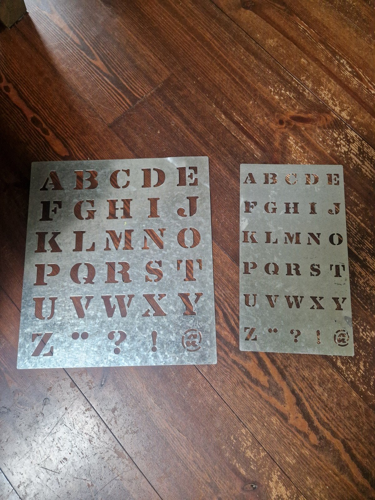 Metalen letterbord met grote (4cm) en kleine (2.3cm) letters, Hobby en Vrije tijd, Knutselen, Ophalen
