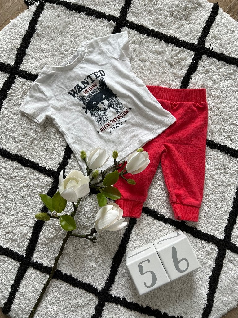 Heel goed 2x rood Zeeman broek & wit Kiabi shirt baby 56 set, Kiabi, Jongetje of Meisje, Ophalen of Verzenden, Zo goed als nieuw