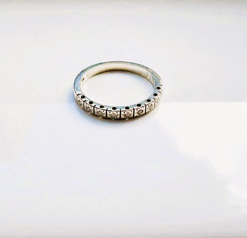 14k Witgouden Alliance/Eternityring met Diamanten, Ophalen, Wit, Zo goed als nieuw, Met edelsteen