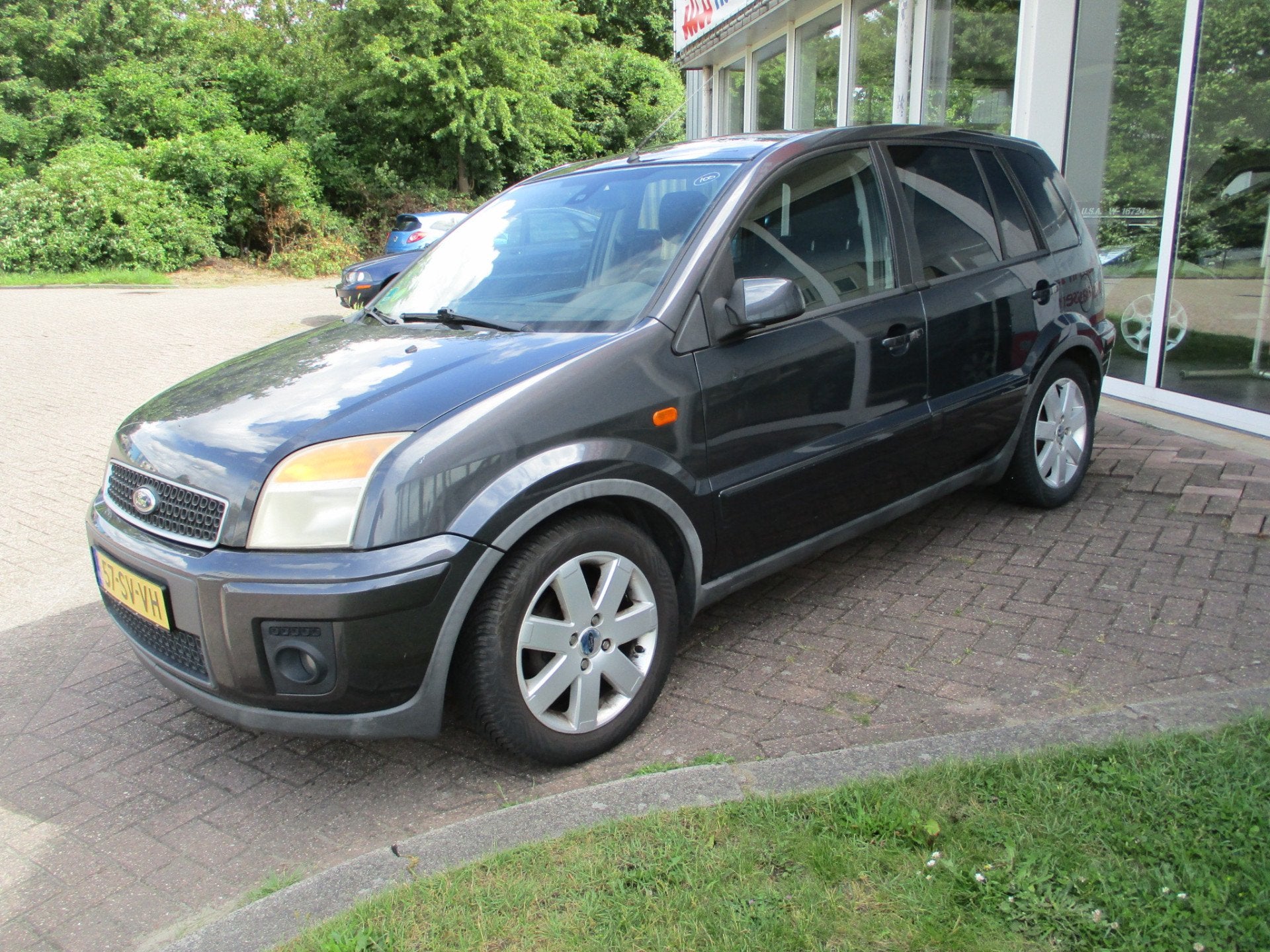 Ford Fusion 1.6-16V Futura (bj 2006), Auto's, Ford, Voorwielaandrijving, 1596 cc, Gebruikt, Zwart