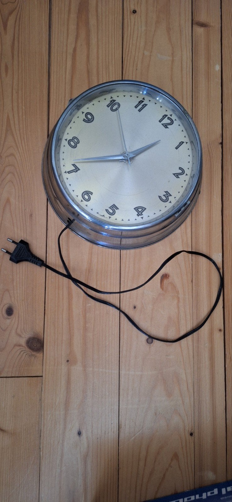 Vintage Wandklok stationsklok kleinmodel met stekker, Ophalen of Verzenden, Gebruikt, Analoog, Wandklok