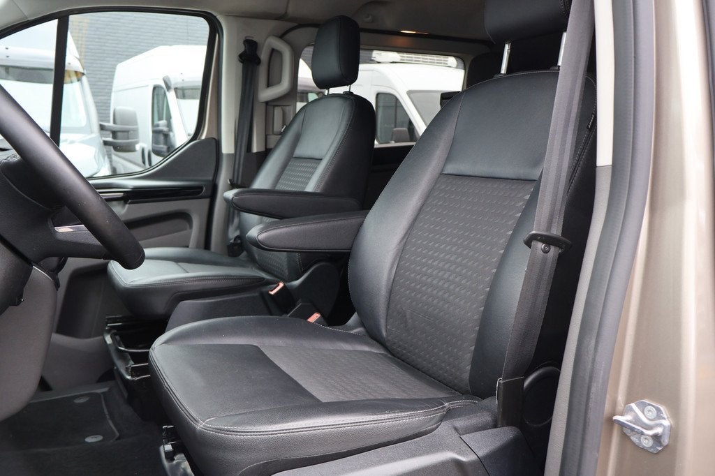 Ford Transit Custom 2.0 TDci 170pk L2 H1 Sport DC (bj 2023), 1998 cc, Gebruikt, Bruin, Leder en Stof
