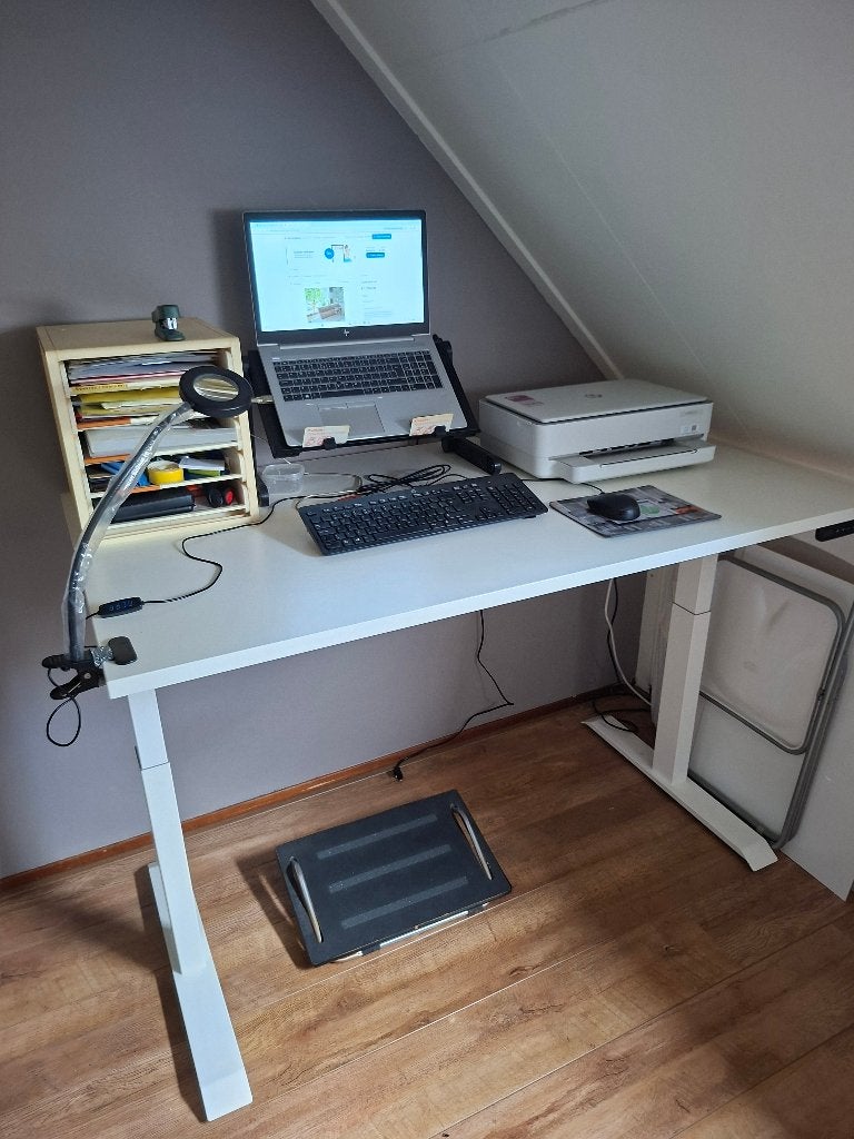 Bureau 80 x 140, Ophalen, Elektrisch, Zo goed als nieuw, Computerbureau