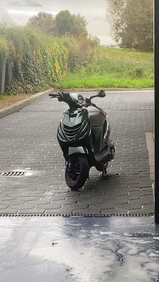 Piaggio zip 4t 2024, Fietsen en Brommers, Scooters | Piaggio, Gebruikt, Zip, Maximaal 45 km/u, Benzine, Ophalen