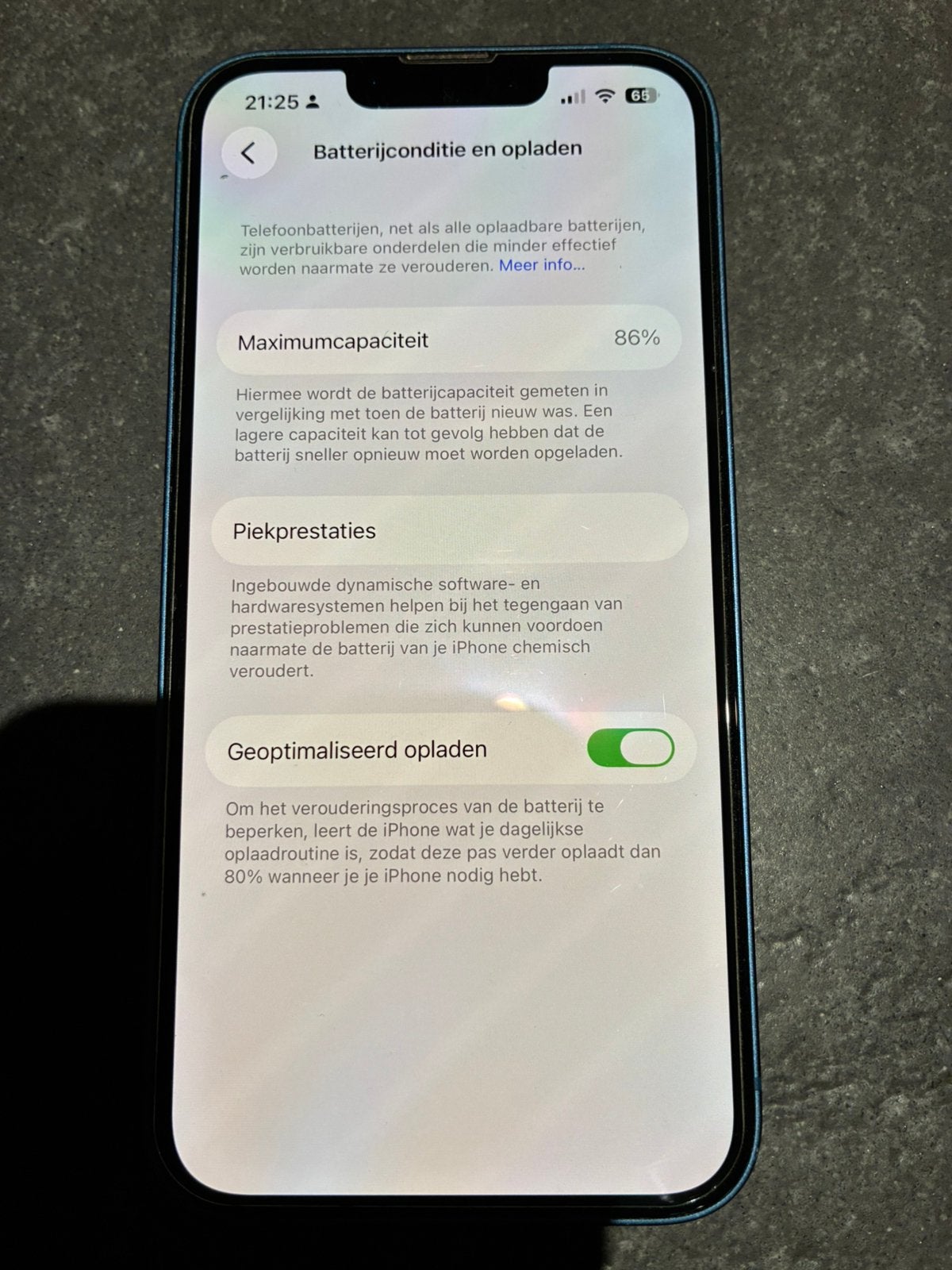 Foto 7 van Apple iPhone 13 blauw 128GB