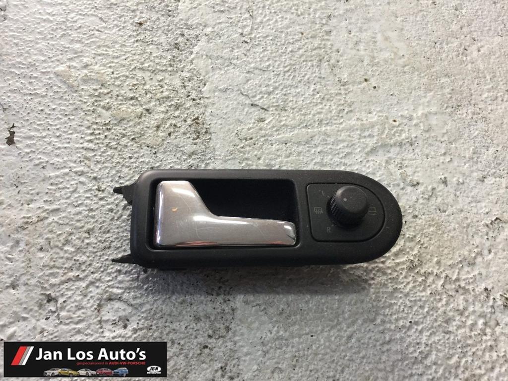 Deurgreep met spiegelverstelknop VW Passat 3B1837113, Auto-onderdelen, Gebruikt, -, -, Links