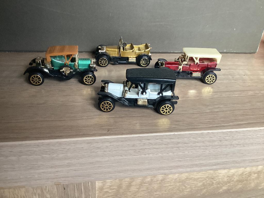 4 Vintage Readers Digest Diecast and plastic cars, Ophalen of Verzenden, Zo goed als nieuw
