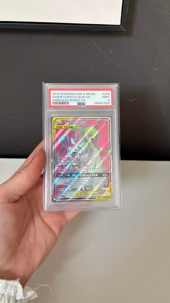 Gardevoir & Sylveon GX 204/214 PSA 9 Pokémon Unbroken Bonds, Ophalen of Verzenden, Zo goed als nieuw, Losse kaart
