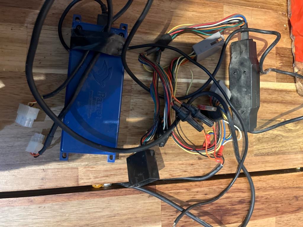 Parrot Bluebox carkit zonder microfoon, Ophalen of Verzenden, Gebruikt