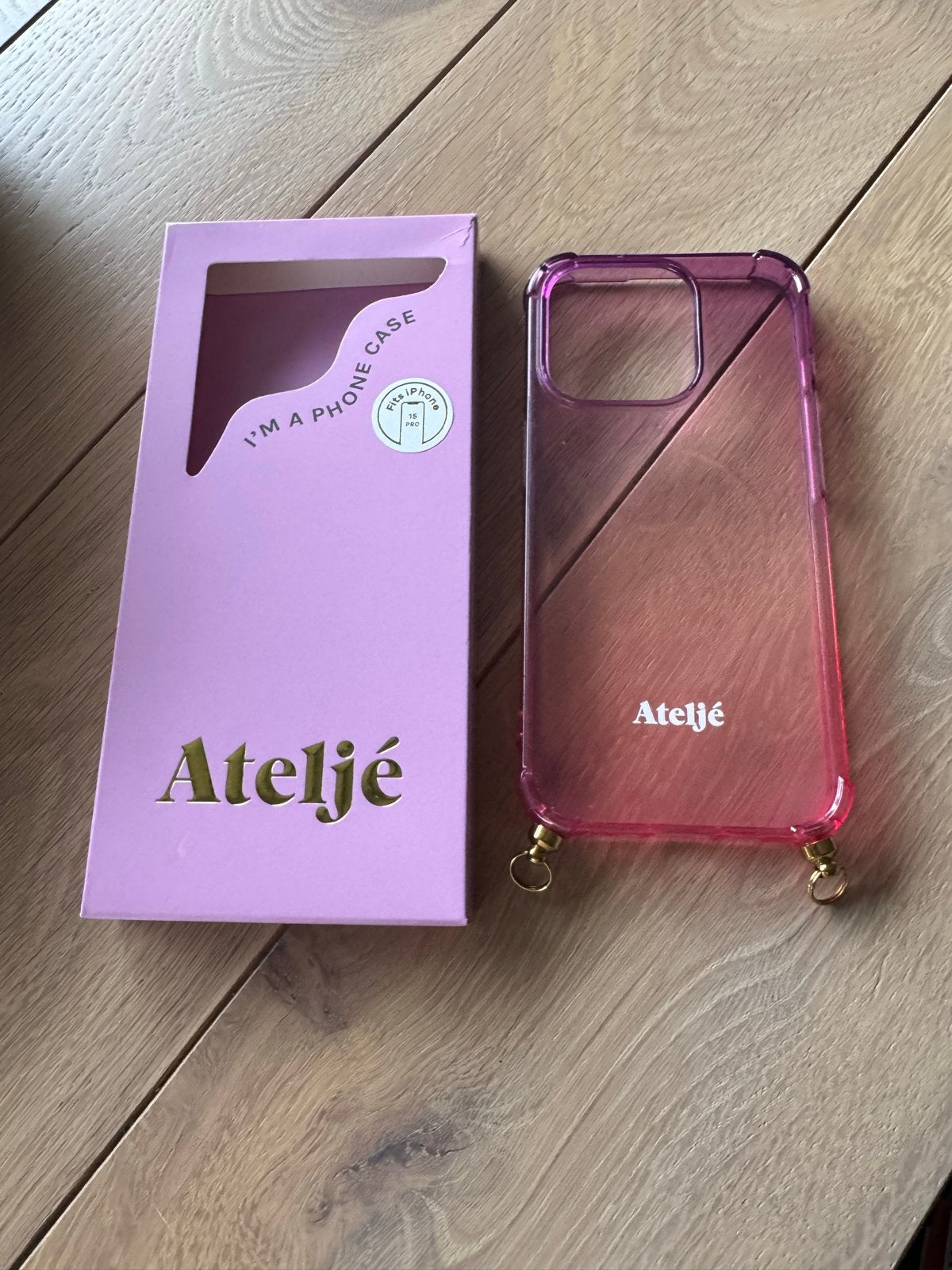 Ateljé Mystique iPhone 15 Pro Hoesje - Roze/Paars, Kunststof, Overige merken, Hoesje of Tasje, Ophalen of Verzenden