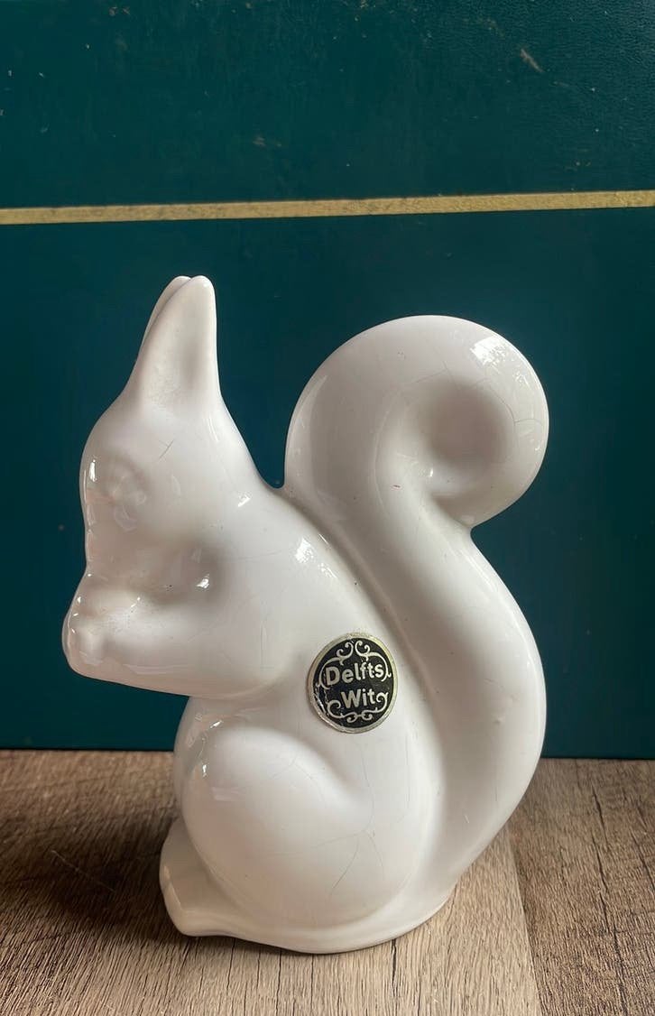 Vintage “Delfts Wit” eekhoorn jaren ‘60, Ophalen of Verzenden, Gebruikt, Dier