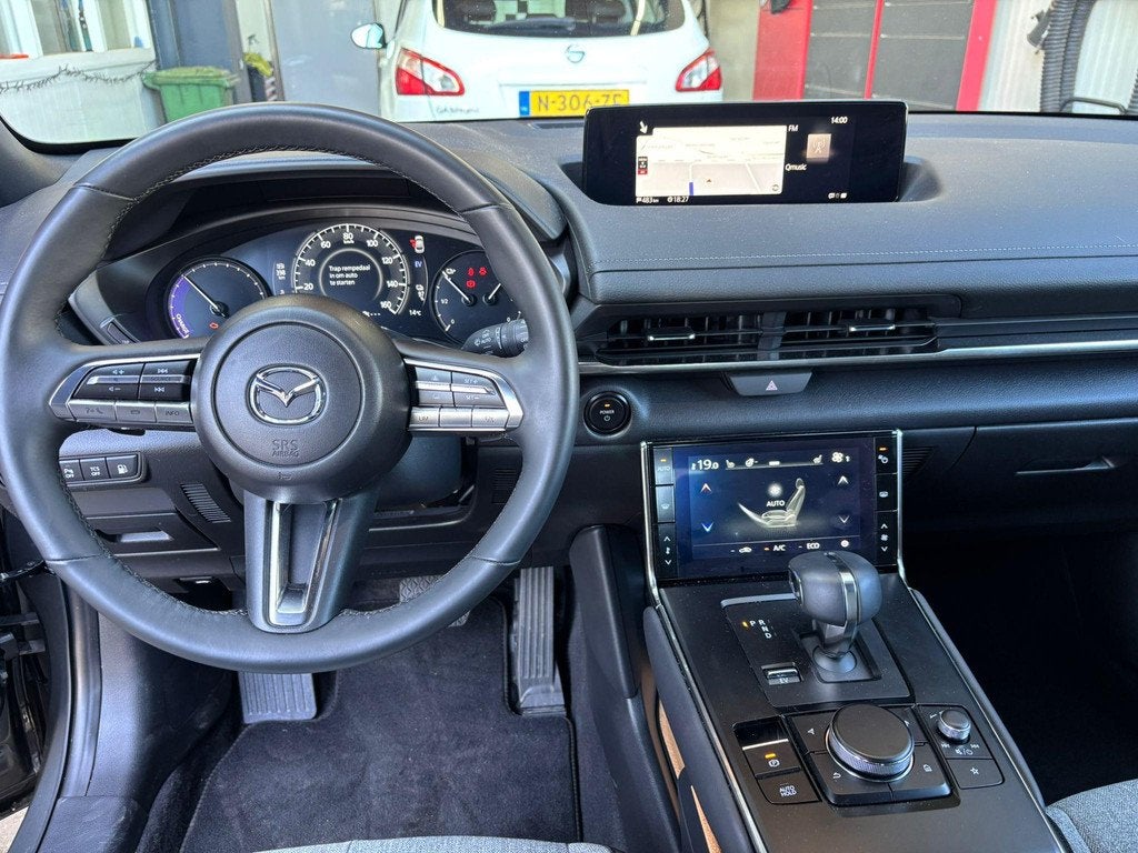 Mazda MX-30 e-SkyActiv R-EV 170 Exclusive-line *Plug-in*, Auto's, Mazda, 12 maanden, Stof, Gebruikt, Automatische klimaatregeling