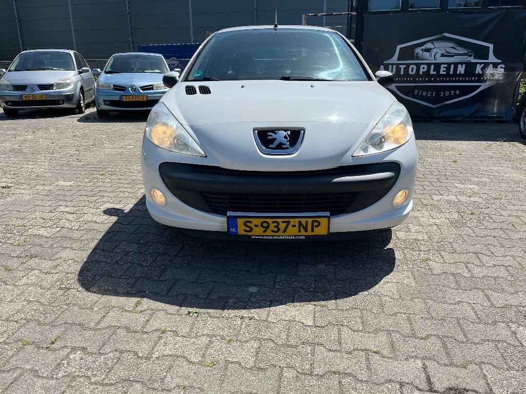 Peugeot 206+ 1.1 3D 2010 Wit, Auto's, Voorwielaandrijving, 206+, 4 cilinders, 913 kg