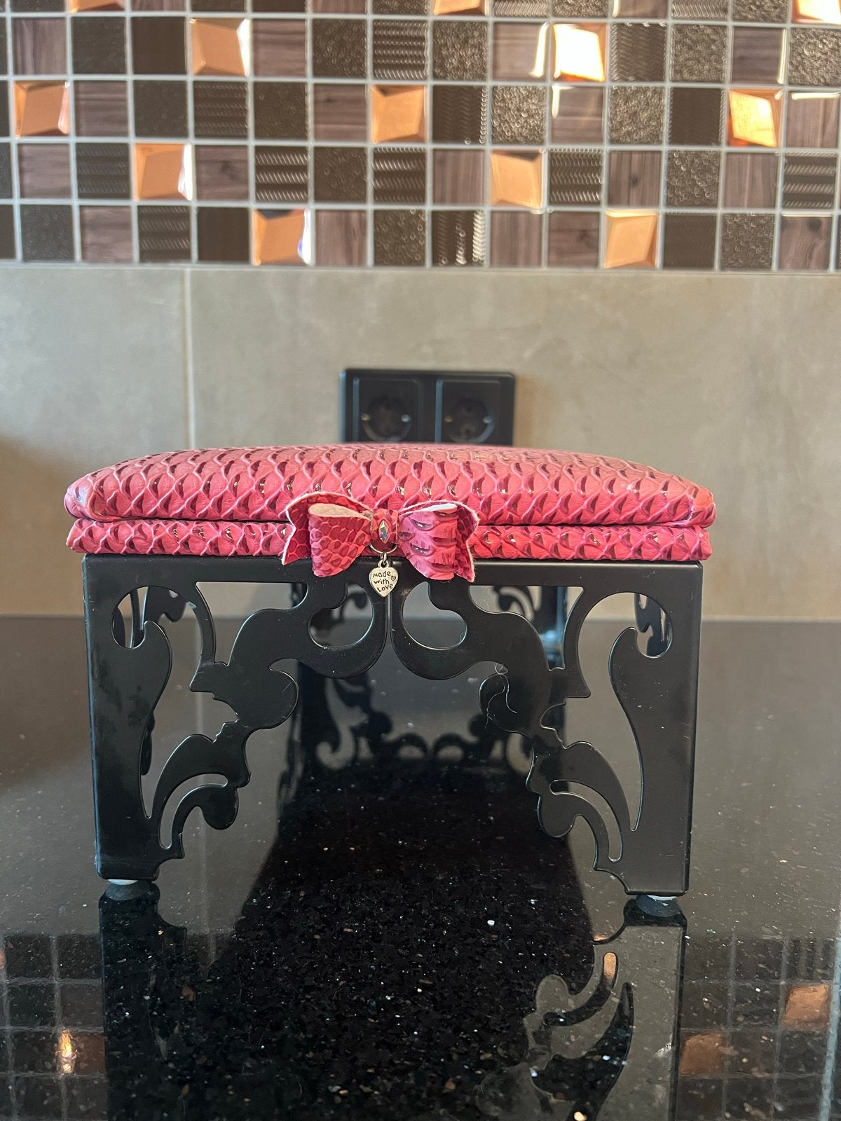 Luxe Armleuning armsteun voor Nagelsalon - Roze Slangenprint, Huis en Inrichting, Ophalen, Overige kleuren, Zo goed als nieuw