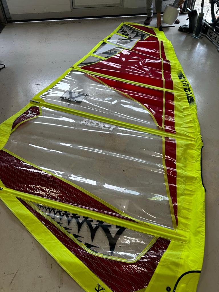 Addict Vandal windsurfzeil 6.0 - Zo goed als nieuw, Watersport en Boten, Met mast, 5 tot 6.5 m², Zo goed als nieuw, Zeil