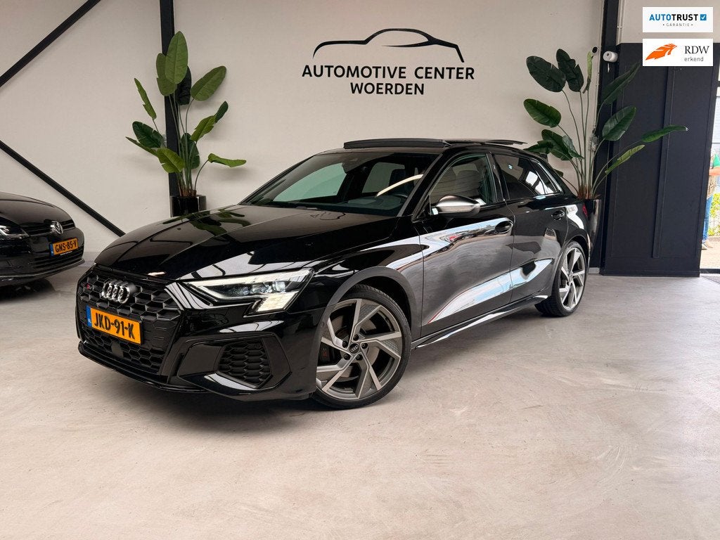 Audi A3 Sportback 2.0 TFSI S3 quattro PANO CARBON SPOILER SI, Automaat, 4 cilinders, 1984 cc, Zwart