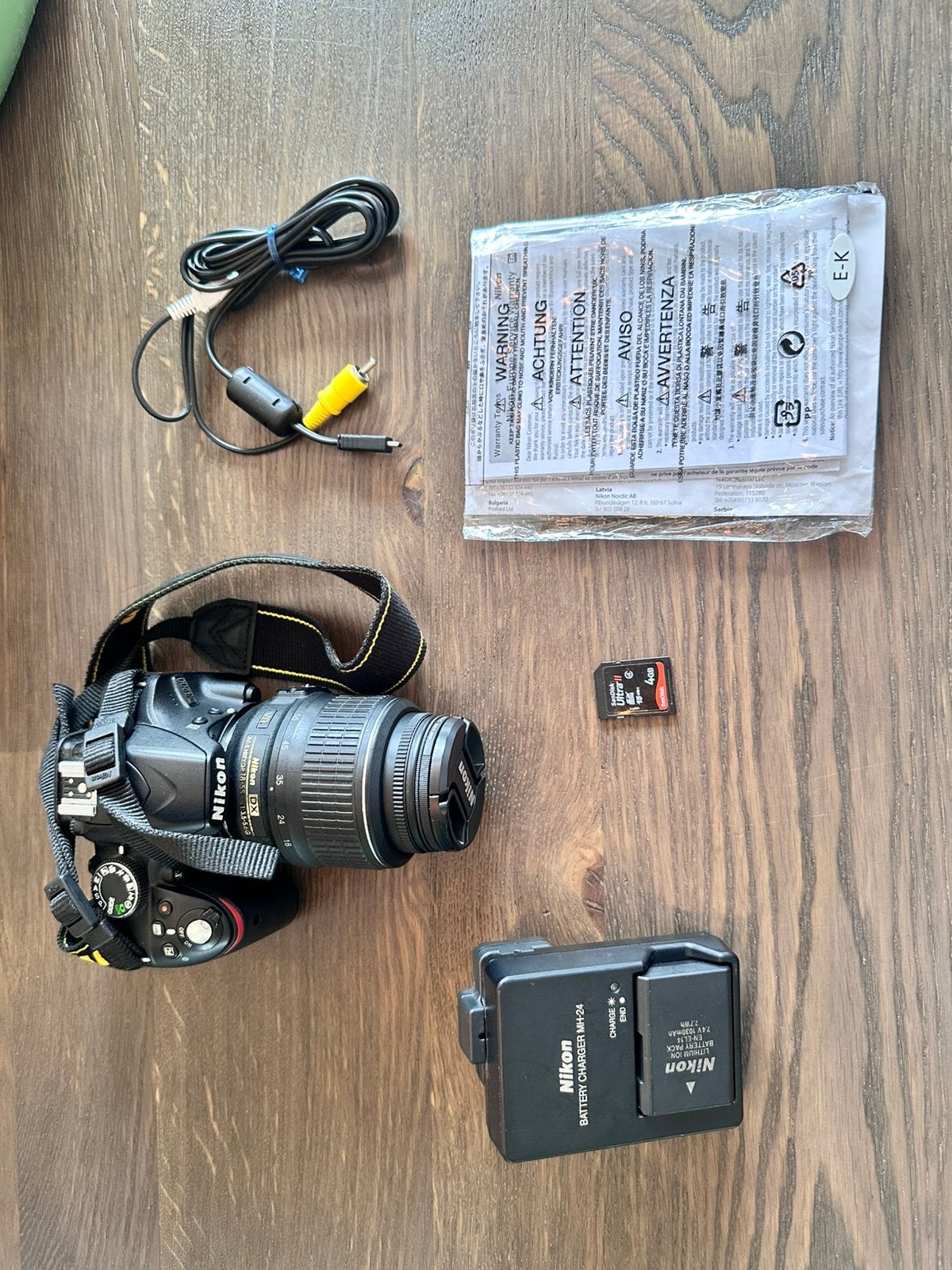 Nikon D3200 Spiegelreflexcamera met DX 18-55mm lens, Ingebouwde flitser, Spiegelreflex, Ophalen of Verzenden, Zo goed als nieuw