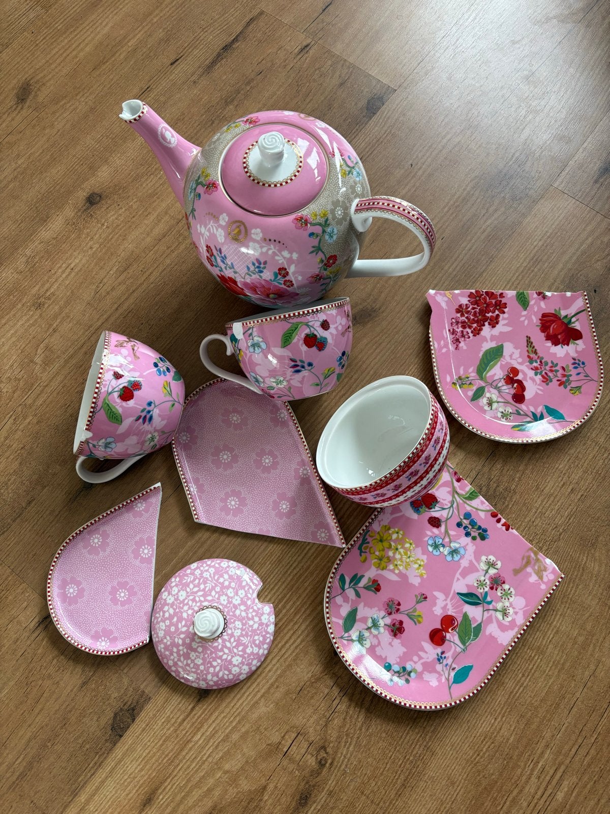 Kapot Pip Studio servies voor mozaïek projecten, Huis en Inrichting, Gebruikt, Ophalen of Verzenden, Modern, Porselein
