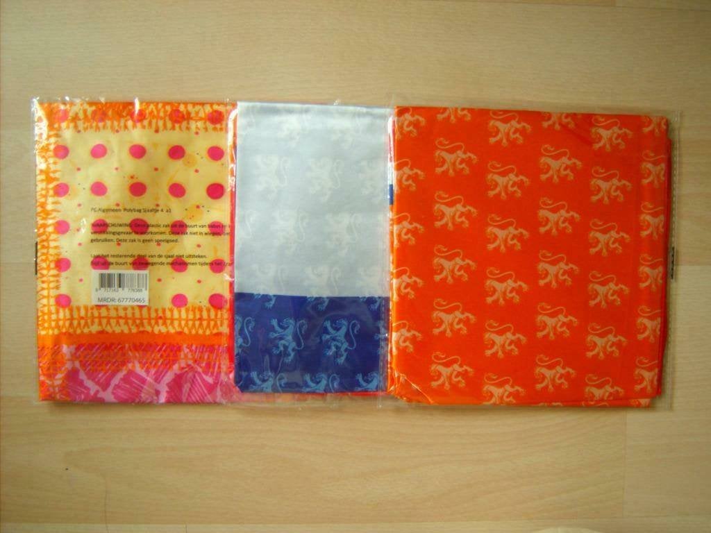 Nieuw Sjaal diverse print, Ophalen of Verzenden, Nieuw, Maat 38/40 (M), Sjaal