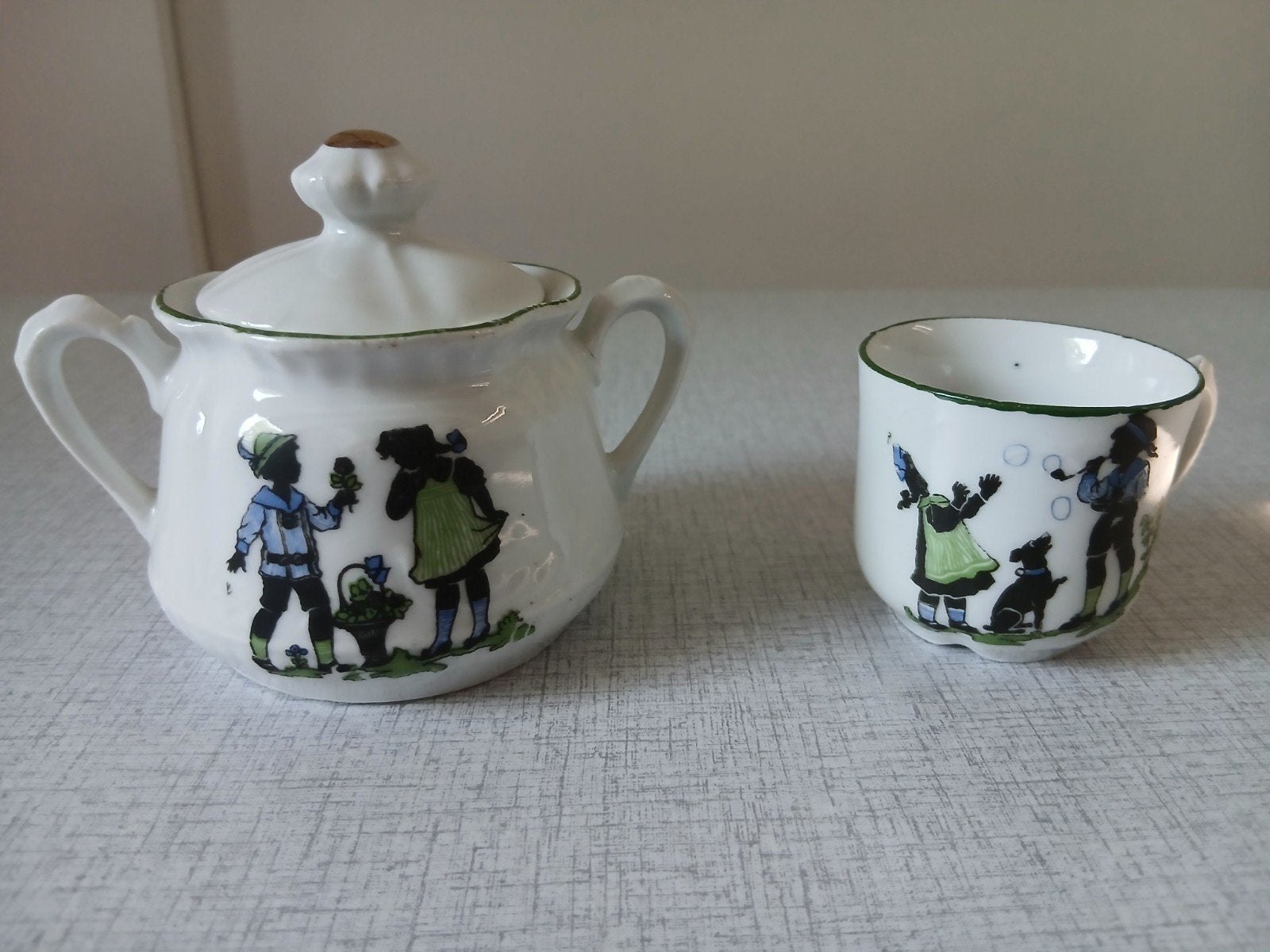 Vintage suikerpotje en kopje met kinderfiguren, Ophalen of Verzenden, Gebruikt