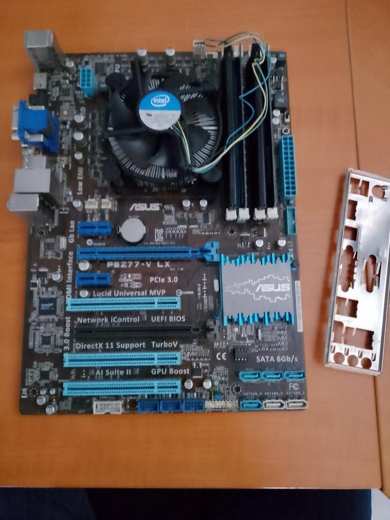 ASUS P8Z77-V LX Moederbord met Intel Core i7 2e generatie, Computers en Software, Moederborden, Ophalen, Gebruikt, DDR3, ATX