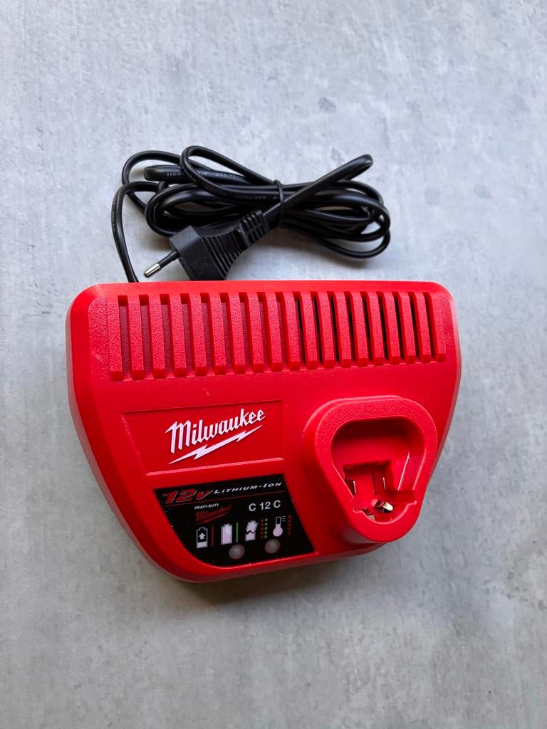 Nieuwe Milwaukee M12 C12 C oplader, Doe-het-zelf en Verbouw, Gereedschap | Overige machines, Ophalen of Verzenden, Nieuw