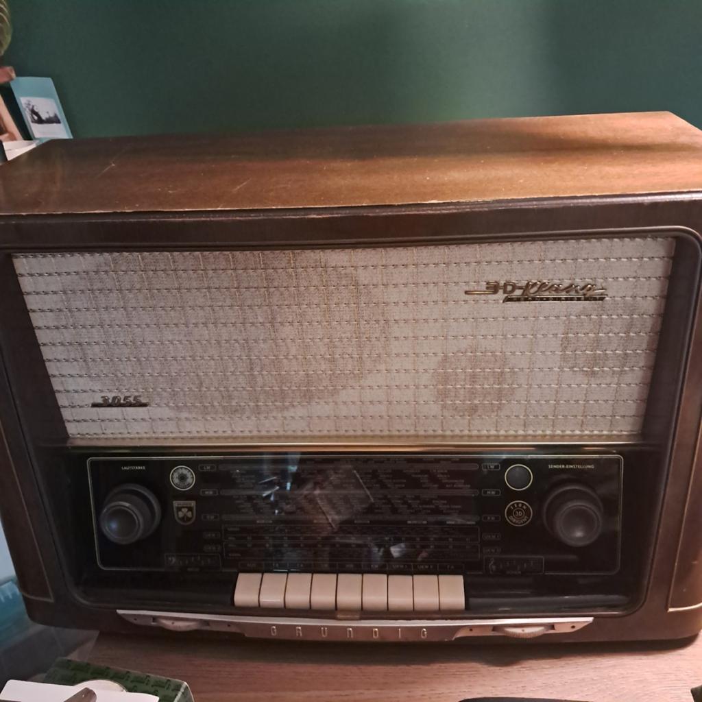 Grote werkende Grundig radio met houten behuizing, Ophalen of Verzenden, Gebruikt, Radio