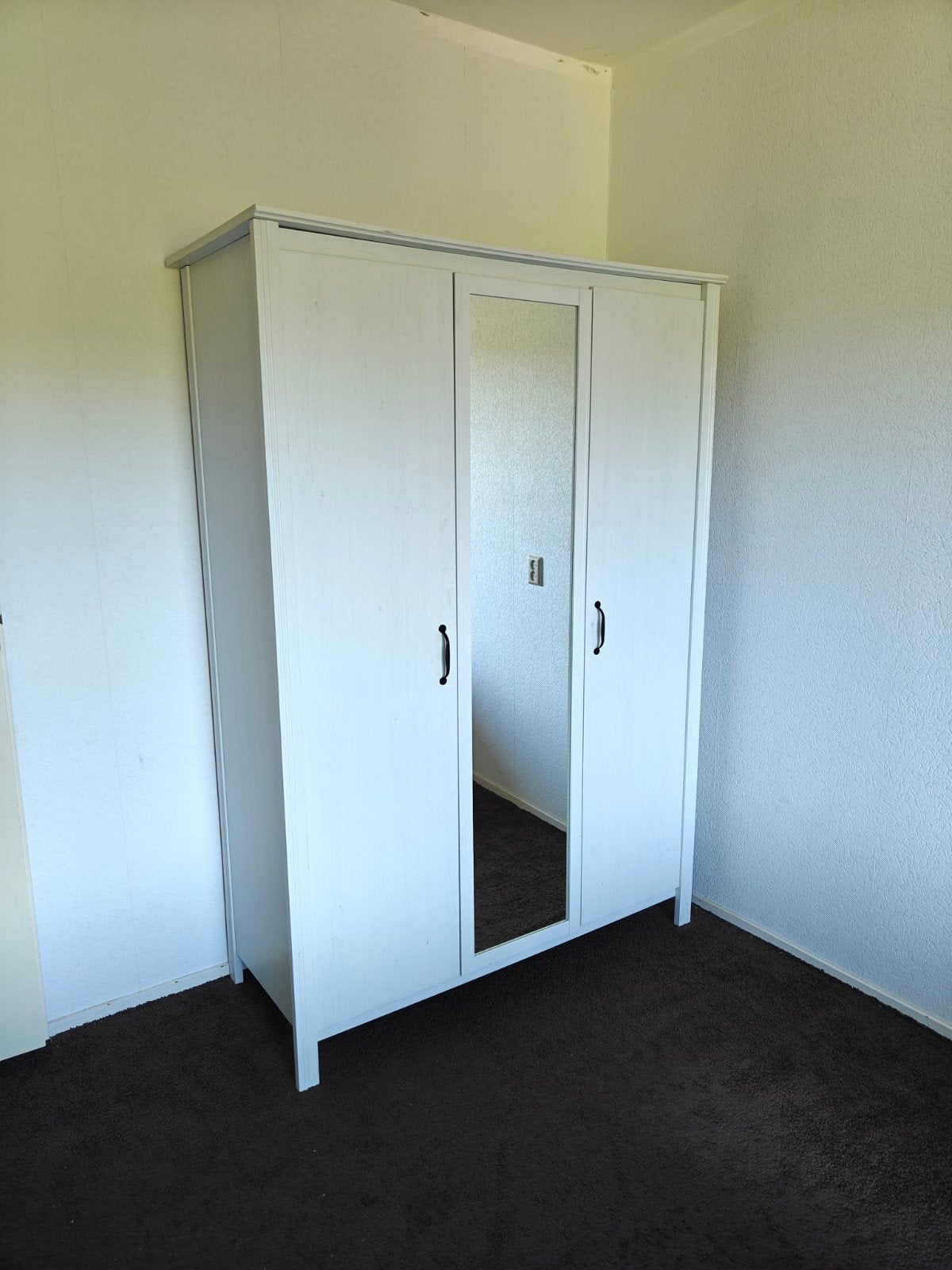 Ikea 3 deurs kledingkast met spiegel in het midden, Huis en Inrichting, Kasten | Kledingkasten, Ophalen, Met deur(en), 100 tot 150 cm