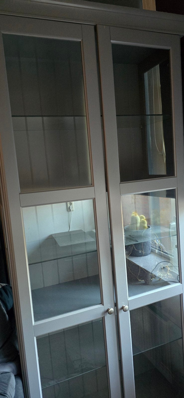 ikea liatorp vitrinekast grijs, Huis en Inrichting, Kasten | Vitrinekasten, Ophalen, Glas, 50 tot 100 cm, Modern