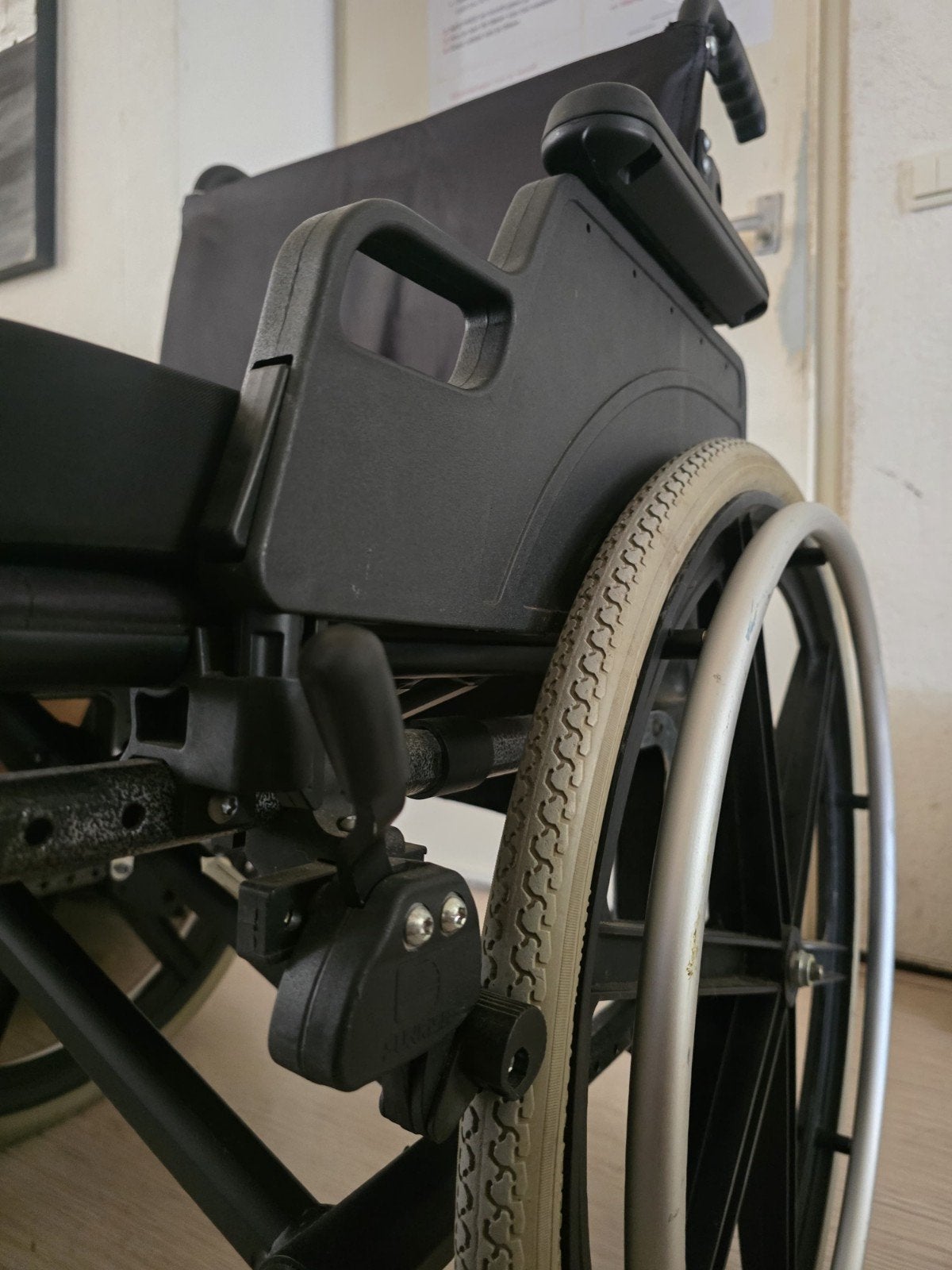 Quickie HeliX² Handbewogen Rolstoel – Extra Stevig Frame  (L, Ophalen, Duwrolstoel
