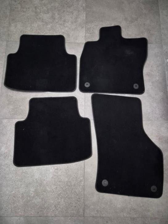Originele Volkswagen Passat B8 Mattenset (3G1863011), Ophalen, Zo goed als nieuw