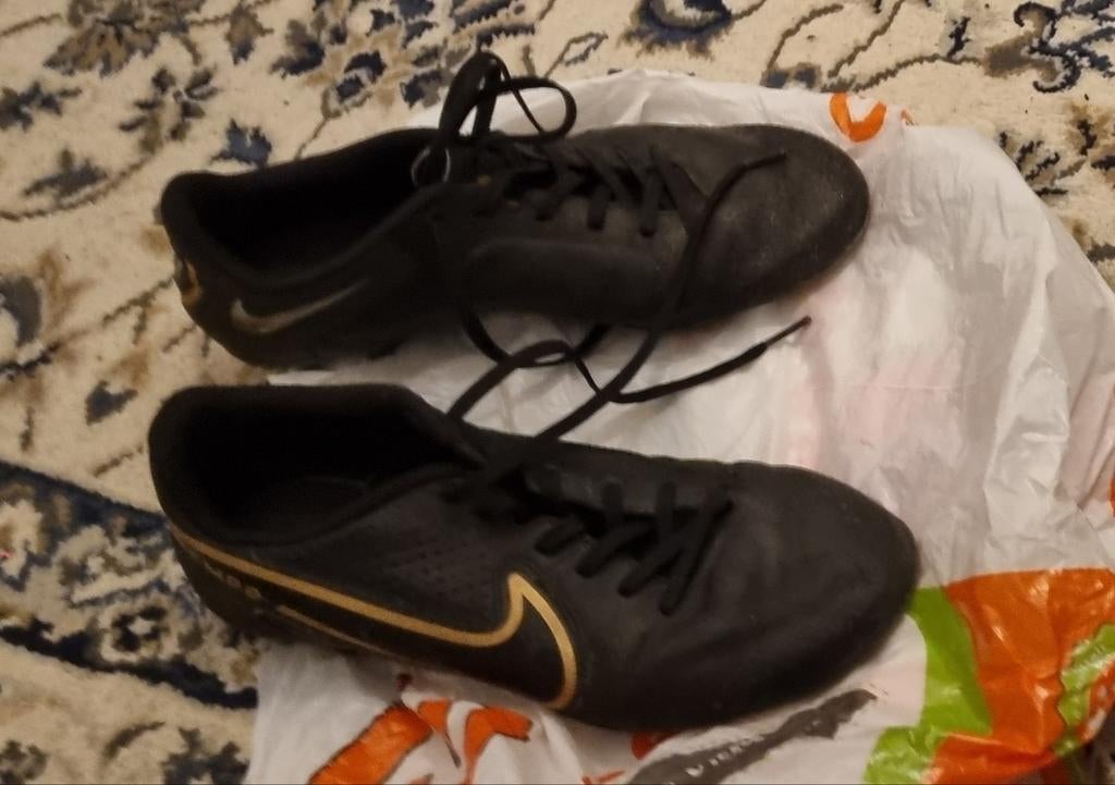 Nike Voetbalschoenen - Maat 40.5, Ophalen of Verzenden