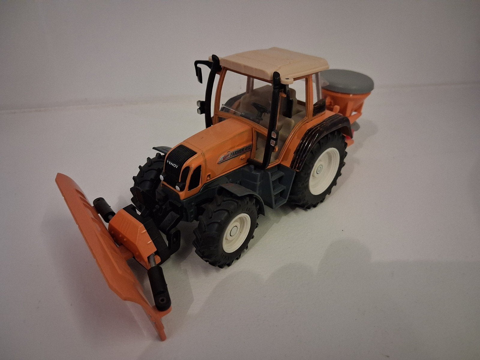 Fendt 412 siku winterdienst uitvoering, Ophalen of Verzenden, Zo goed als nieuw, Tractor of Landbouw, SIKU