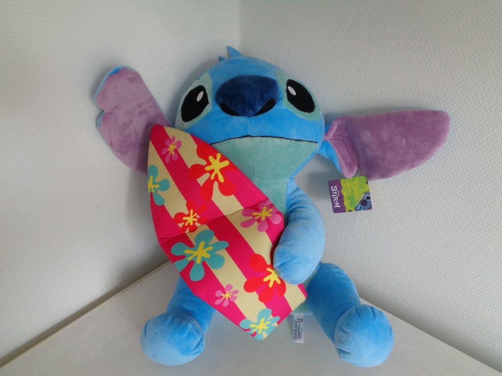 Disney Stitch Knuffel met Surfplank - Nieuw. 50 cm groot., Ophalen of Verzenden, Overige figuren, Nieuw, Knuffel