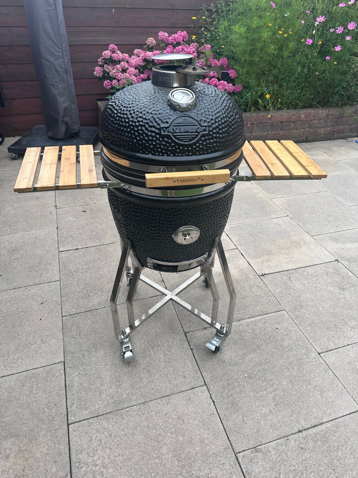 Yakiniku Kamado Large Grill met onderstel en zijtafels, Ophalen, Gebruikt