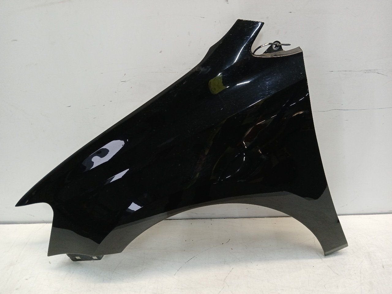 Voorscherm links Volkswagen Polo, Onderdelen@venauto.nl, Van der Ven Autorecycling B.V., Gebruikt, Ettenseweg 76, 4706 PB Roosendaal, The Netherlands
