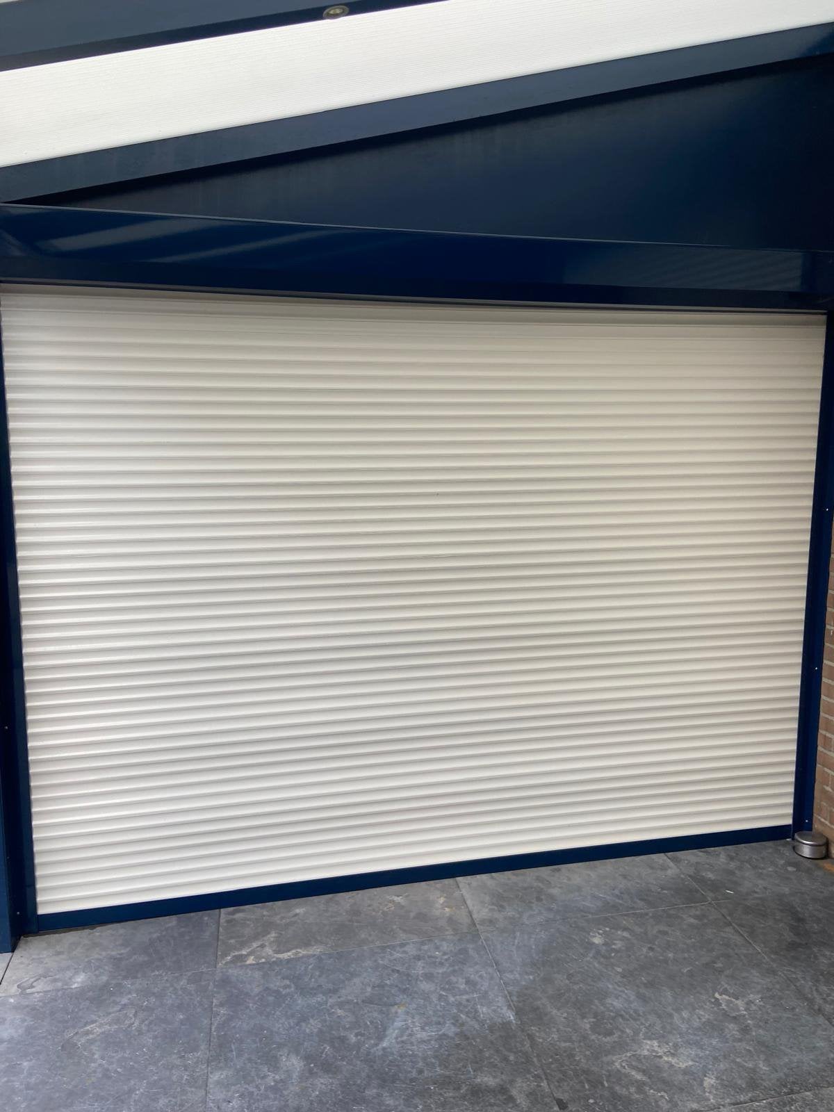 Elektrisch Rolluik (275x217 cm) - Donkerblauw/Crèmewit, Ophalen, Overige kleuren, 200 cm of meer, Zo goed als nieuw