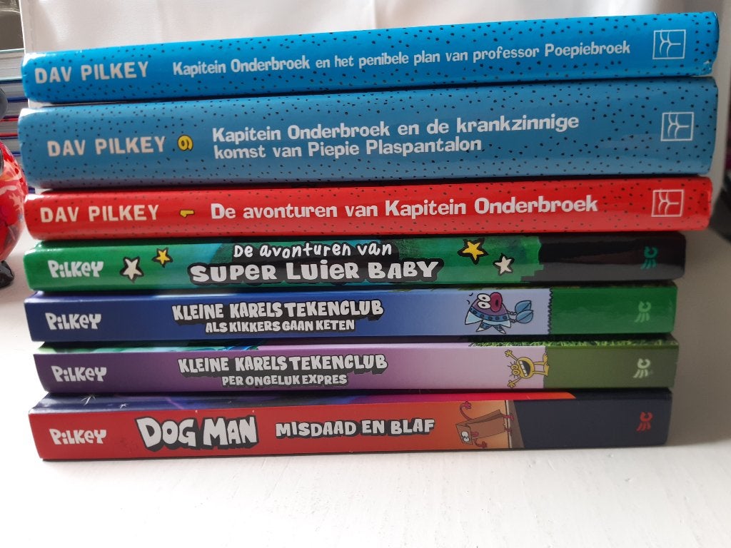 7 kinderboeken Dav Pilkey, Dog Man etc, Boeken, Ophalen of Verzenden, Zo goed als nieuw, Dav Pilkey, Fictie algemeen