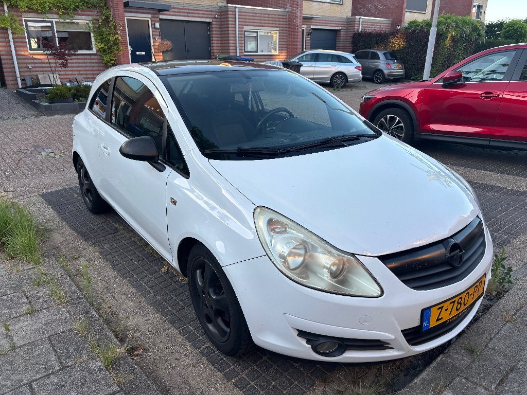 Opel Corsa 1.2 16V 3D 2009 Wit, Auto's, Opel, Particulier, Corsa, ABS, Airbags, Airconditioning, Elektrische ramen, Mistlampen