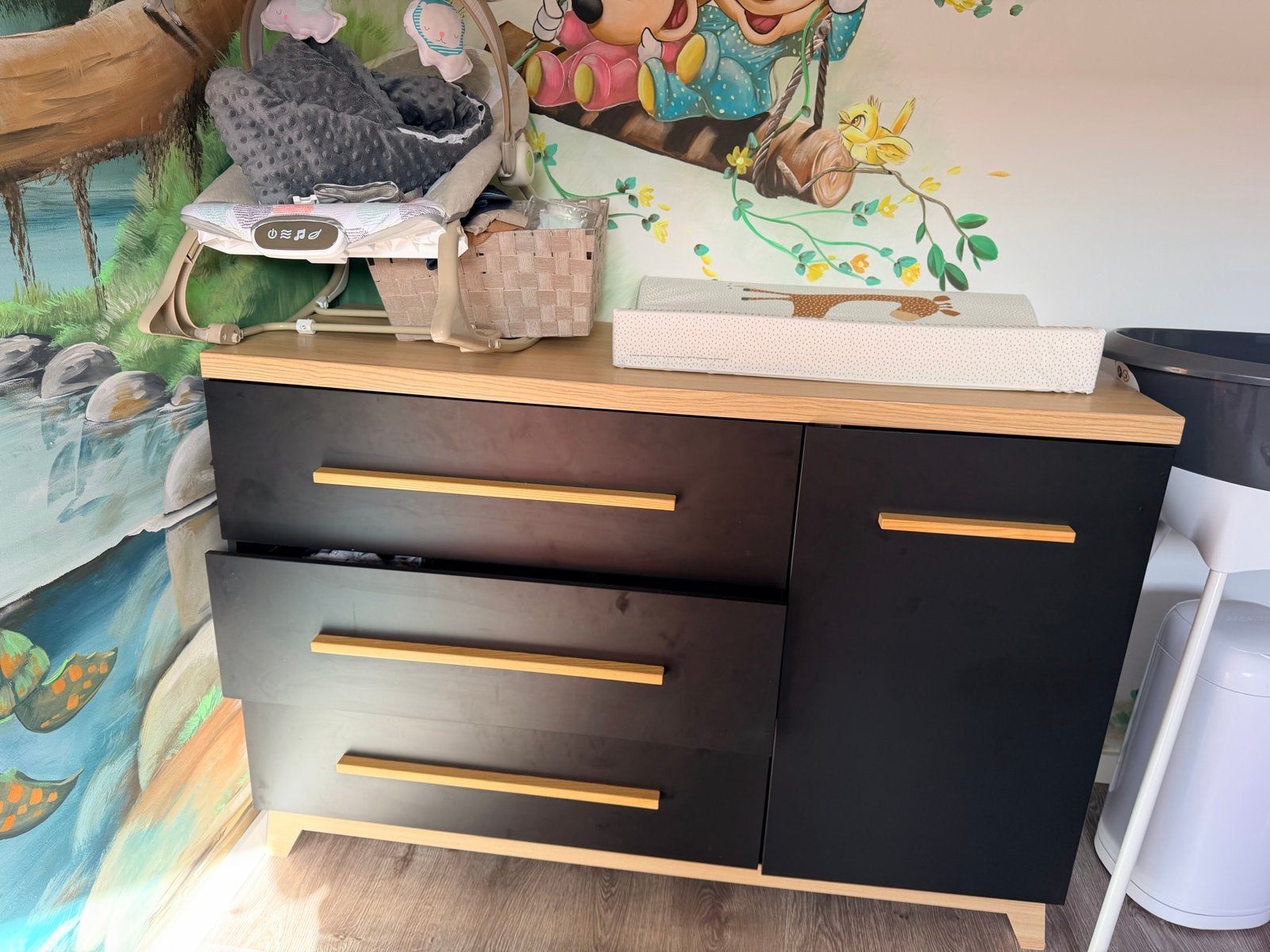 Babycommode zwart/hout – 140 cm breed – z.g.a.n., Ophalen, 50 tot 70 cm, 100 cm of meer, Zo goed als nieuw