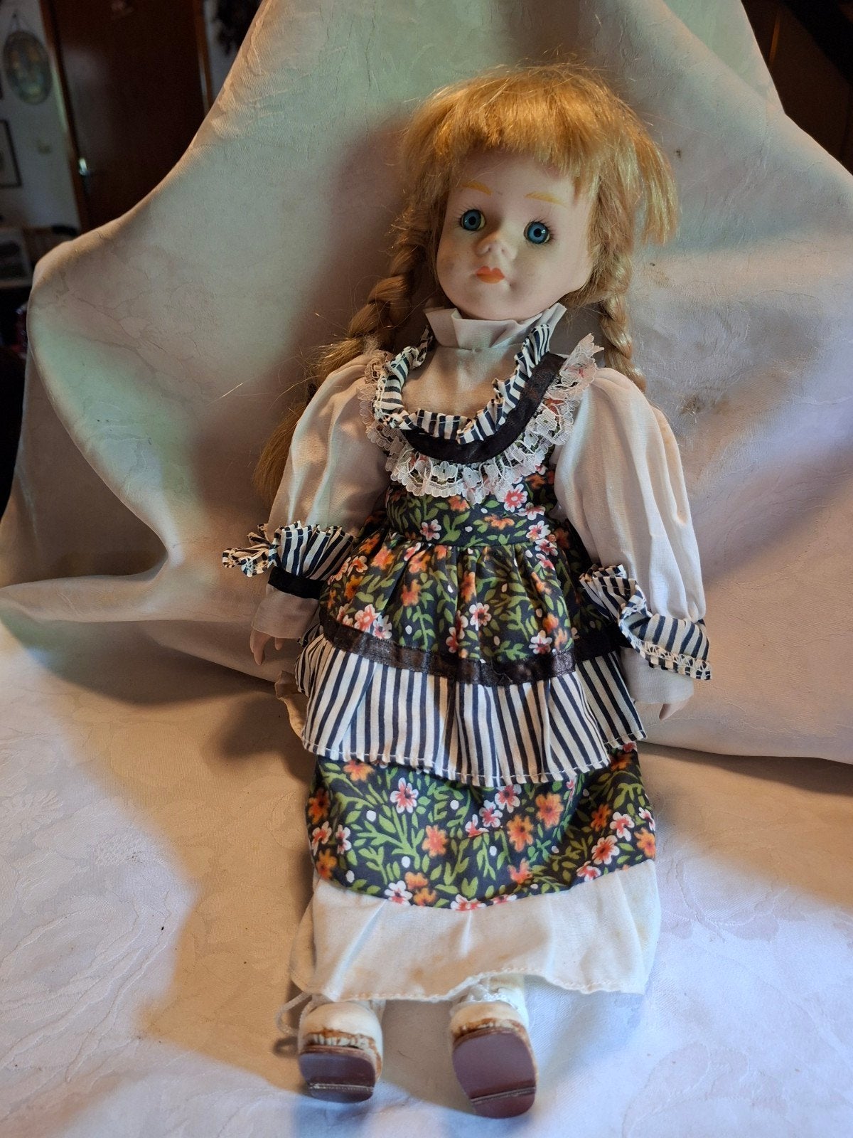 porseleinen pop 38 cm, Verzamelen, Poppen, Verzenden, Gebruikt, Pop