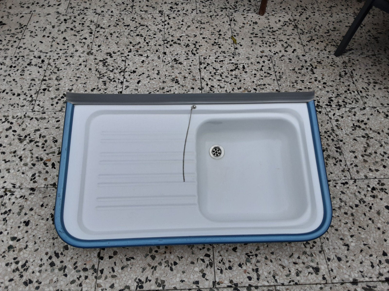 Wasbakje, nette staat geëmailleerde metalen wasbak 50e jaren, Ophalen, Wit, 50 tot 100 cm, Zo goed als nieuw