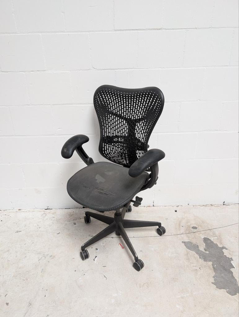 Herman Miller Mirra bureaustoel voor onderdelen, Ophalen, Gebruikt, Zwart, Bureaustoel