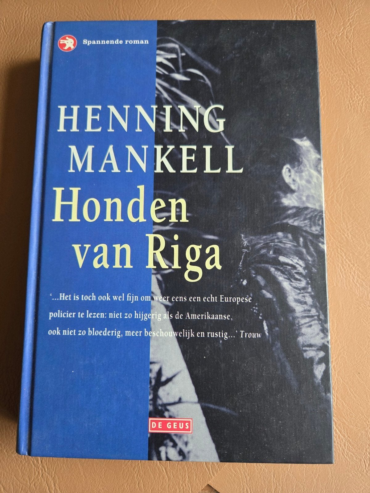 Honden van Riga - Henning Mankell (Spannende roman), Ophalen of Verzenden, Gelezen, Henning Mankell, Europa overig